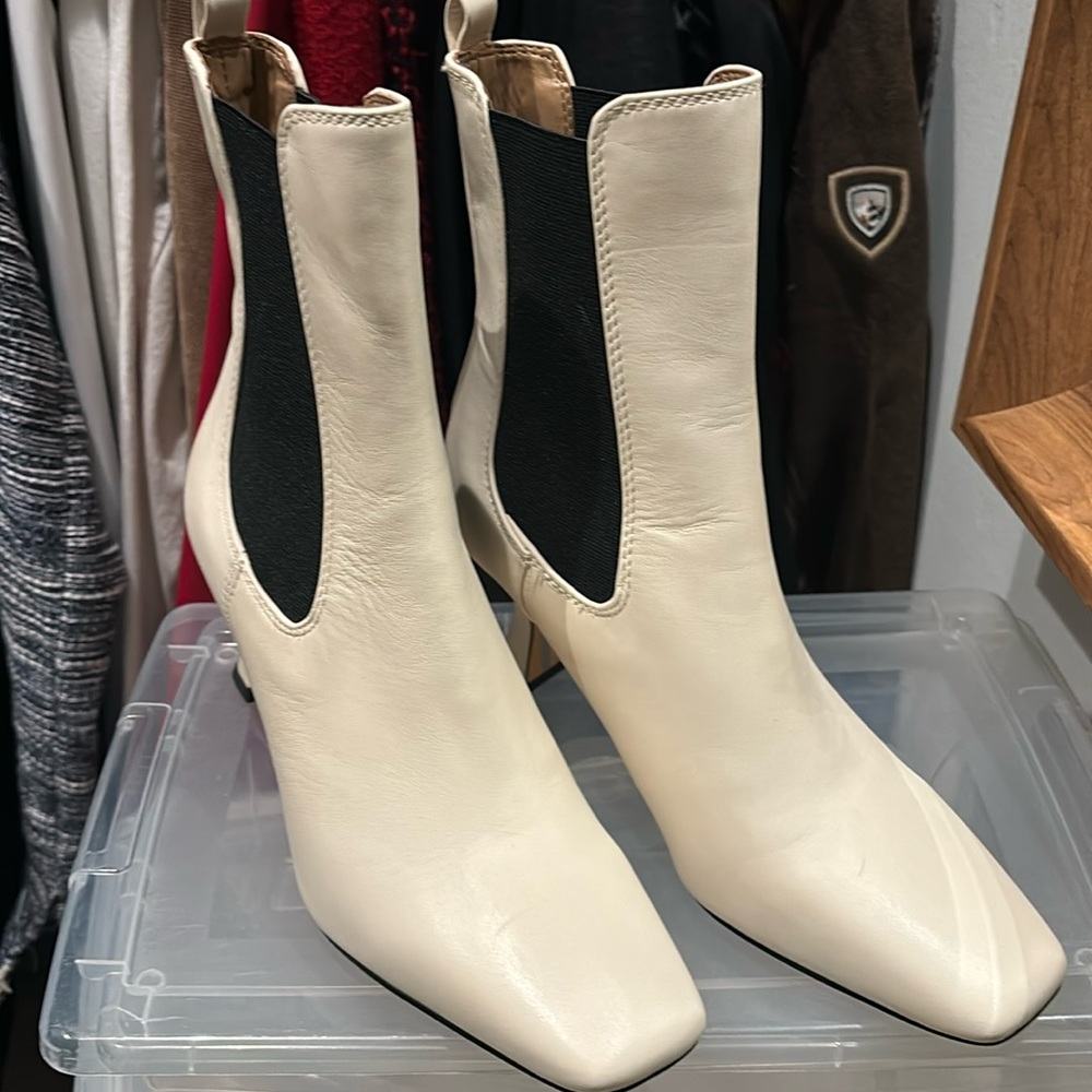 Sam Edelman boots brand new never worn